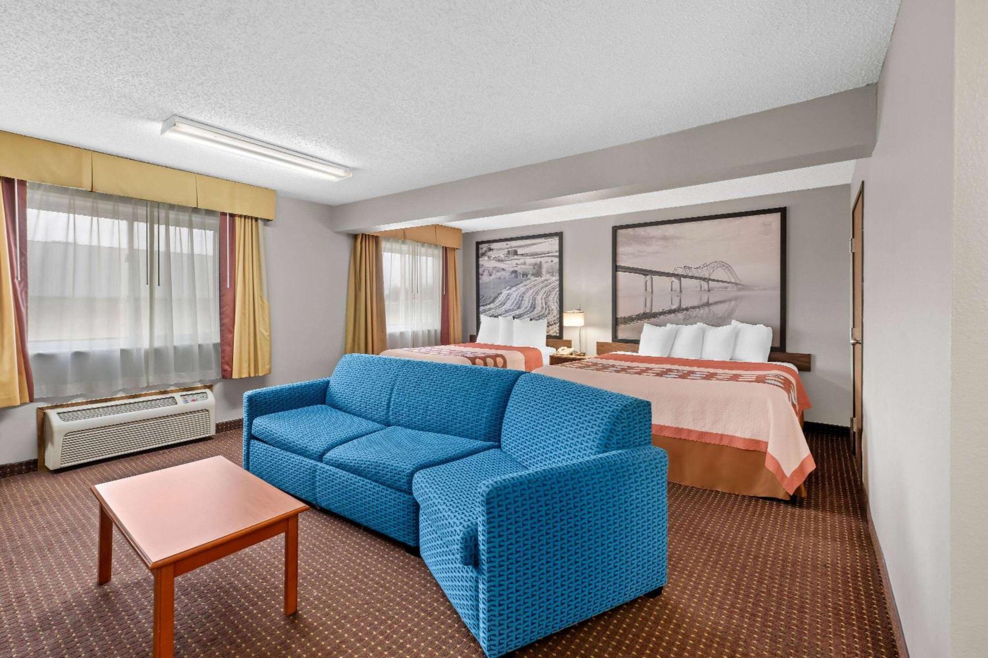 Super 8 By Wyndham Waverly Екстериор снимка